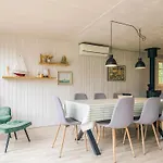 Bright Cottage By The Lagoon-By Traum 度假居 *