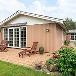 4 Star Holiday Home In Hals *