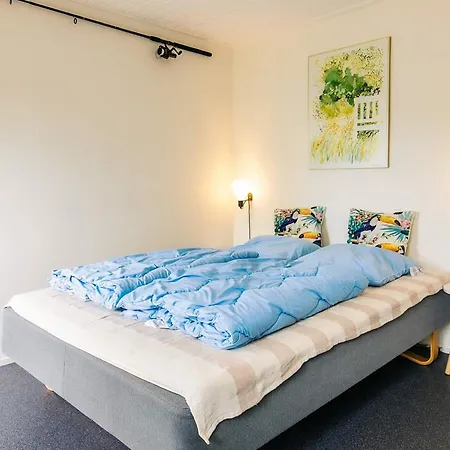 Bright By The Lagoon-by Traum