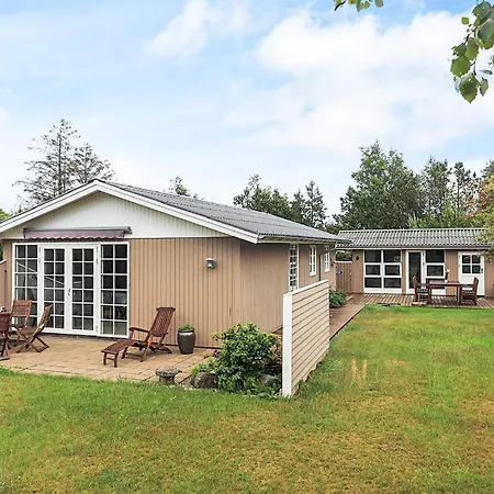 Vakantiehuis Bright Cottage By The Lagoon-By Traum Hals