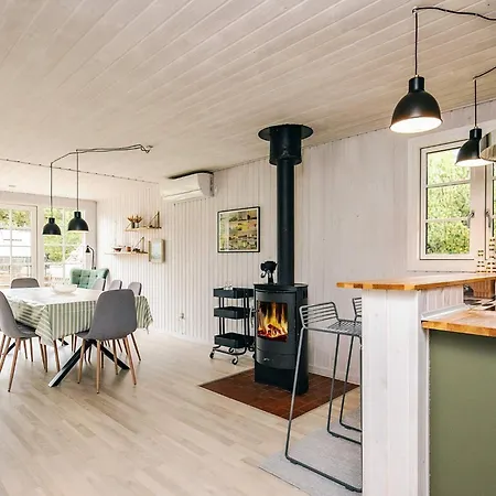 Vakantiehuis Bright Cottage By The Lagoon-By Traum *