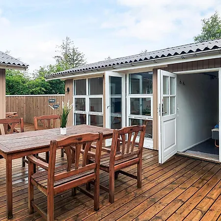 Дом отдыха Bright By The Lagoon-by Traum Халс