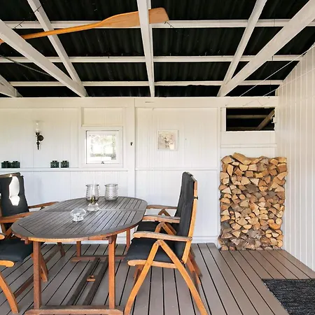 Дом отдыха Bright By The Lagoon-by Traum Халс